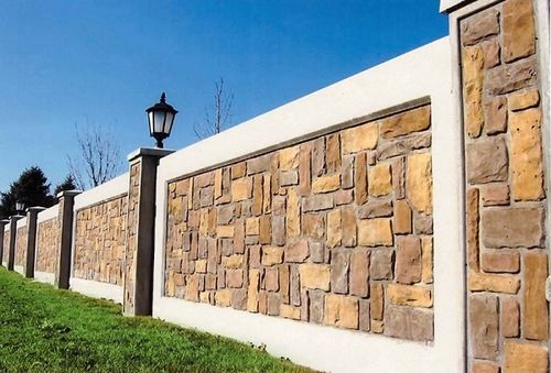 Бетонный забор (61 фото): железобетонное ограждение и изделие из бетона, универсальная конструкция из плиты и панелей, краска для ворот (забор, бетонный) Бетонный забор (61 фото): железобетонное ограждение и изделие из бетона, универсальная конструкция из плиты и панелей, краска для ворот