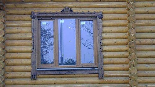 Деревянная обналичка окон в деревянном доме
