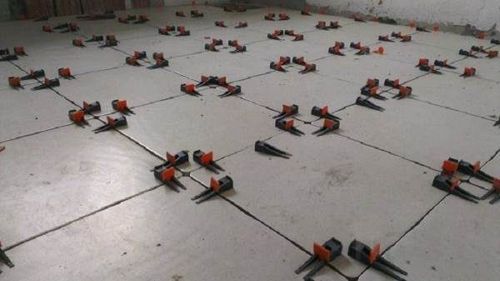 Как положить плитку на деревянный пол: возможные варианты (плитка, деревянный) Как положить плитку на деревянный пол: возможные варианты