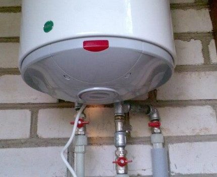 Как слить воду с водонагревателя раздичным способами