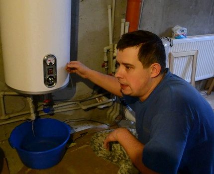 Как слить воду с водонагревателя раздичным способами
