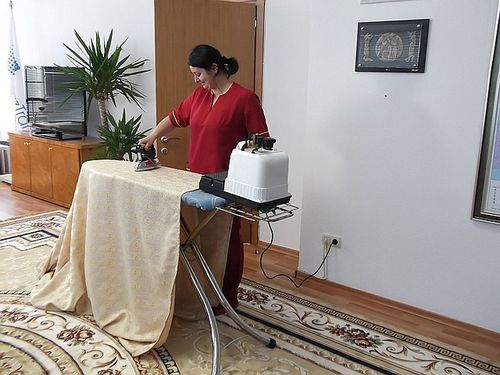 Как стирать и гладить тюль? При какой температуре производить стирку в стиральной машине-автомат (тюль, стирка) Как стирать и гладить тюль? При какой температуре производить стирку в стиральной машине-автомат