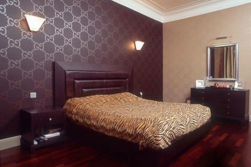 Какие выбрать обои для спальни, как делать комбинирование?