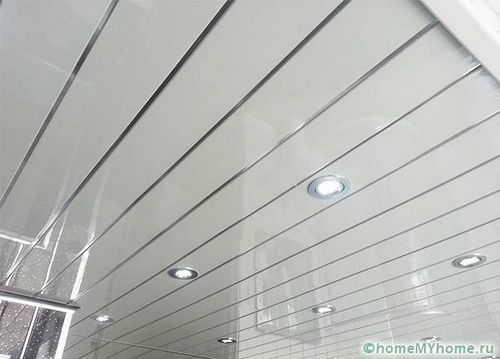 Какой выбрать потолок в ванной комнате: обзор популярных решений (потолок, ванна) Какой выбрать потолок в ванной комнате: обзор популярных решений
