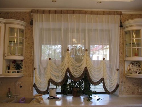 Короткие шторы (63 фото): шторы до подоконника в спальню, гостиную, занавески в комнату, варианты в интерьере 2018 (штора, короткий) Короткие шторы (63 фото): шторы до подоконника в спальню, гостиную, занавески в комнату, варианты в интерьере 2018