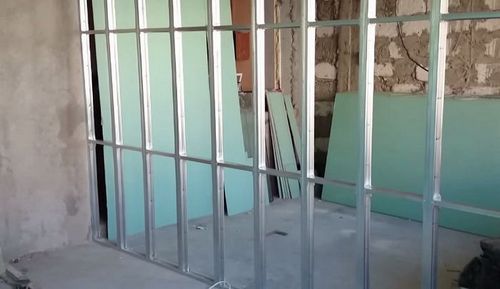 Межкомнатная перегородка из гипсокартона своими руками: фото, видео инструкция (перегородка, гипсокартона) Межкомнатная перегородка из гипсокартона своими руками: фото, видео инструкция