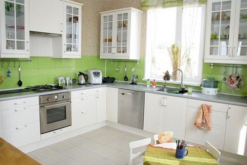 Модная кухня в белом цвете: как сделать уютной?