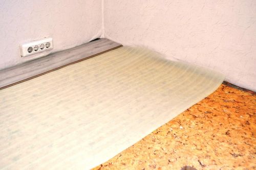 Можно ли класть линолеум на старый линолеум: положить новый, стелить и укладывать, ОЛХ постелить и настил покрыть (линолеум, покрытие, старое) Можно ли класть линолеум на старый линолеум: положить новый, стелить и укладывать, ОЛХ постелить и настил покрыть