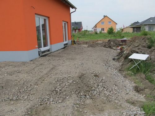 Отмостка вокруг дома из тротуарной плитки: фото, схема, чертежи, видео (дом, плитка) Отмостка вокруг дома из тротуарной плитки: фото, схема, чертежи, видео