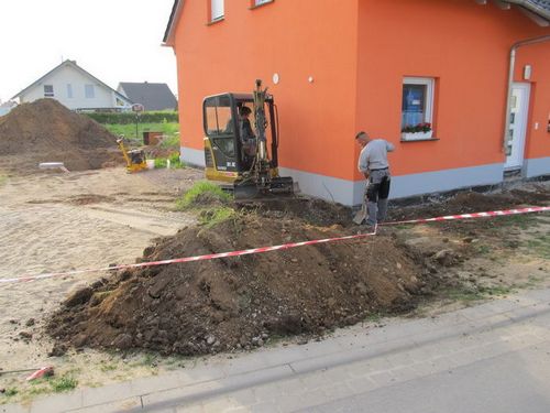 Отмостка вокруг дома из тротуарной плитки: фото, схема, чертежи, видео (дом, плитка) Отмостка вокруг дома из тротуарной плитки: фото, схема, чертежи, видео
