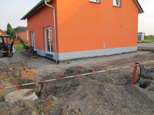 Отмостка вокруг дома из тротуарной плитки: фото, схема, чертежи, видео (дом, плитка) Отмостка вокруг дома из тротуарной плитки: фото, схема, чертежи, видео