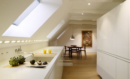 Потолочное освещение (71 фото): варианты для натяжных потолков, светящийся потолок как основная иллюминация, примеры для подвесной конструкции из гипсокартона (потолок, светильник) Потолочное освещение (71 фото): варианты для натяжных потолков, светящийся потолок как основная иллюминация, примеры для подвесной конструкции из гипсокартона