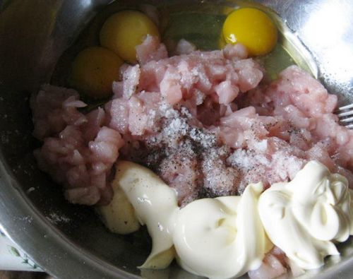 Рецепт куриных оладий: оладушки и фото, из курицы с майонезом пошагово, с сыром рубленные, с крахмалом и луком (оладья, куриный, вкус) Рецепт куриных оладий: оладушки и фото, из курицы с майонезом пошагово, с сыром рубленные, с крахмалом и луком