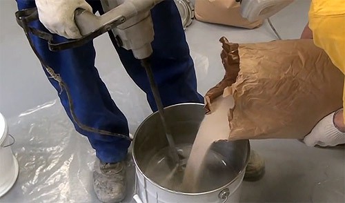 Самовыравнивающиеся полы своими руками - полное описание процесса заливки! (пол, смесь) Самовыравнивающиеся полы своими руками - полное описание процесса заливки!