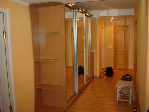 Шкаф-купе в коридор (76 фото): встроенные и угловые модели, дизайн узкой модели для длинного коридора (шкаф, купа) Шкаф-купе в коридор (76 фото): встроенные и угловые модели, дизайн узкой модели для длинного коридора