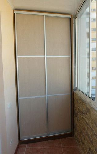 Шкаф на лоджию: 10 фото идей