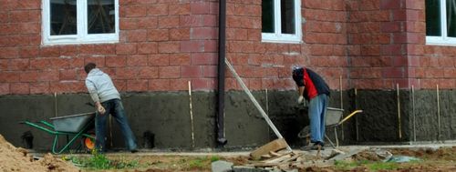 Штукатурка цоколя своими руками: порядок работ пошагово (штукатурка, цоколь) Штукатурка цоколя своими руками: порядок работ пошагово