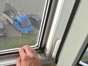 Способы установки москитных сеток на окна и двери ПВХ (сетка, москитный) Способы установки москитных сеток на окна и двери ПВХ