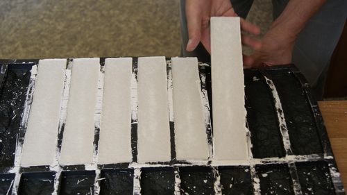 Укладка гипсовой плитки: как класть плитку под кирпич, как сделать своими руками, можно ли укладывать на штукатурку (плитка, гипсовый, отделка) Укладка гипсовой плитки: как класть плитку под кирпич, как сделать своими руками, можно ли укладывать на штукатурку