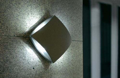 Уличные настенные светильники: влагозащищенные бра, светодиодный фонарь, наружные модели для улицы (светильник, настенный) Уличные настенные светильники: влагозащищенные бра, светодиодный фонарь, наружные модели для улицы