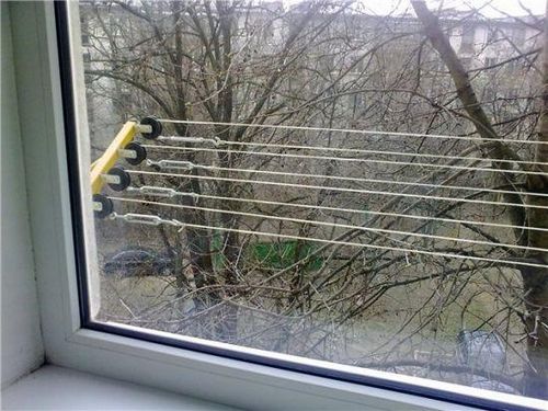 Вешалка для белья на балкон: потолочная и настенная сушилка для одежды (вешалка, белье) Вешалка для белья на балкон: потолочная и настенная сушилка для одежды